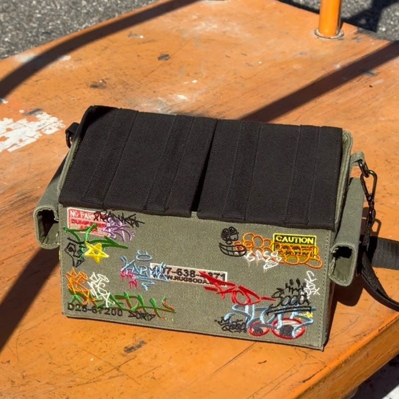 Urban Rebel Graffiti Crossbody -laukku 🎨🔥