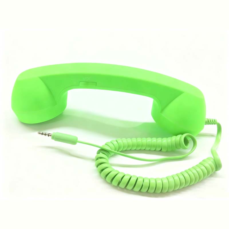 Vintage-retro-puhelimen kuuloke ja mikrofoni