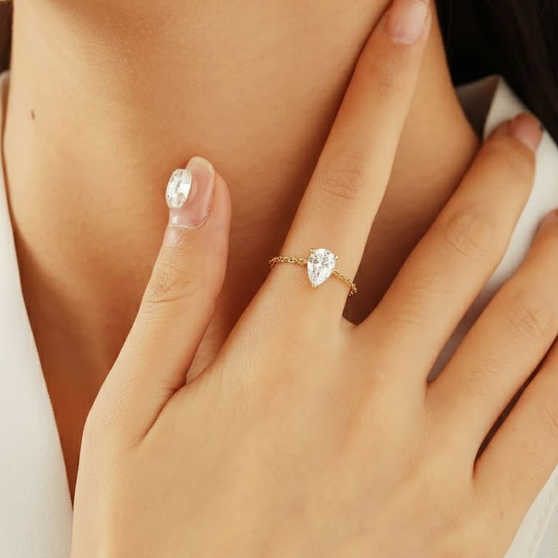 💎✨ Säädettävä kimalteleva sormus