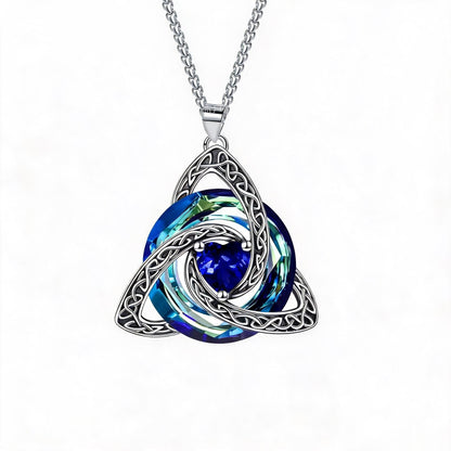 ✨Collier avec pierre de naissance et triple nœud celtique – un symbole chargé de sens, représentant l'amour et la complicité❤️