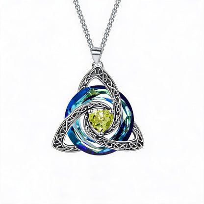 ✨Collier avec pierre de naissance et triple nœud celtique – un symbole chargé de sens, représentant l'amour et la complicité❤️